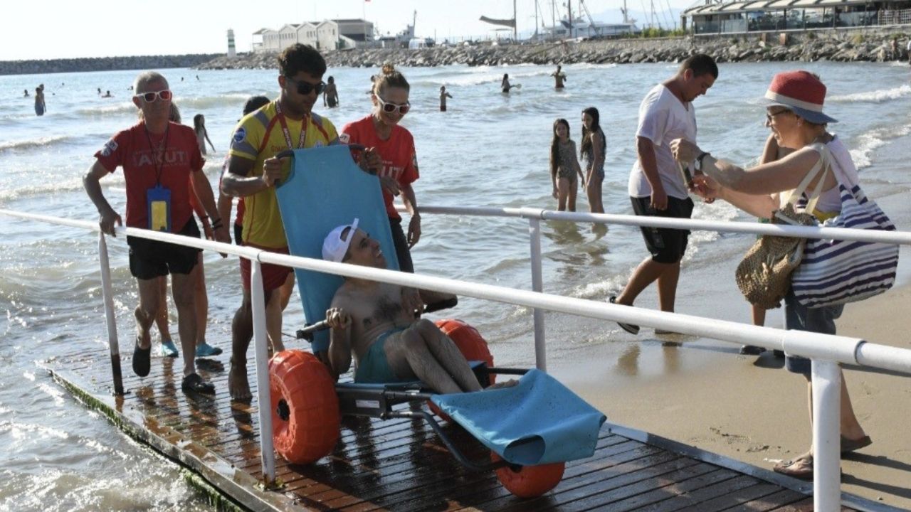 Kuşadası'nda Engeller Denizde Aşıldı!4