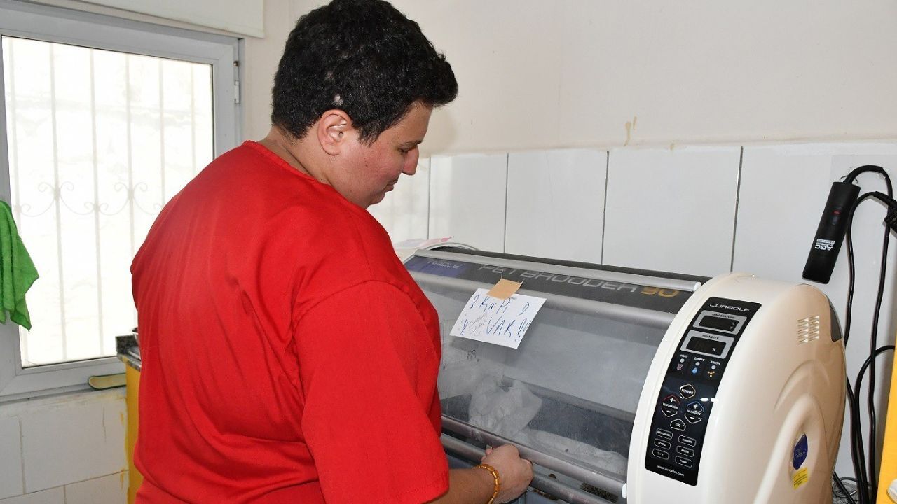 Kuşadası'nda Gören Dönüp Bir Daha Baktı! Motorun Içinden Bakın Ne Çıktı3