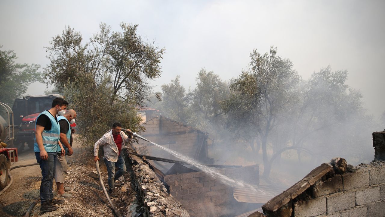 Muğla'da Hastane Ve Evler Tahliye Edildi1