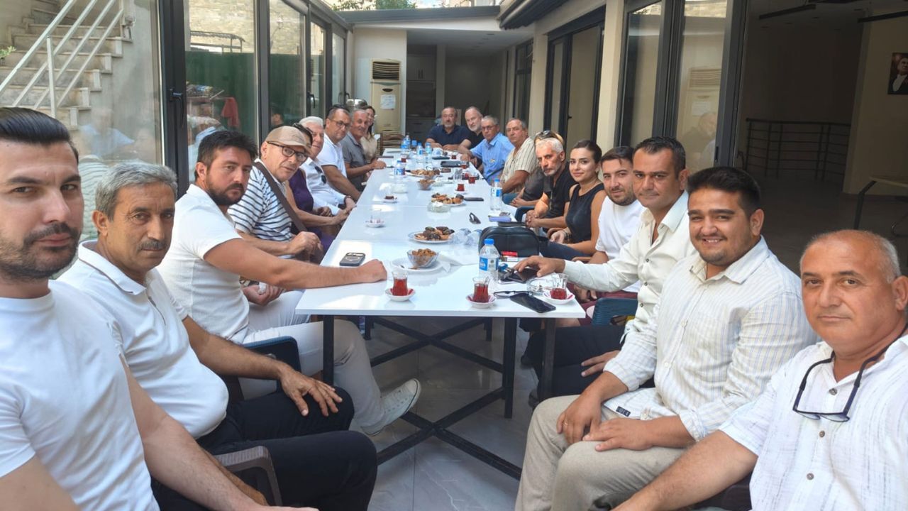 Chp Kuşadası'nda Birlik Gösterisi! O Isimler Aynı Masada Buluştu2