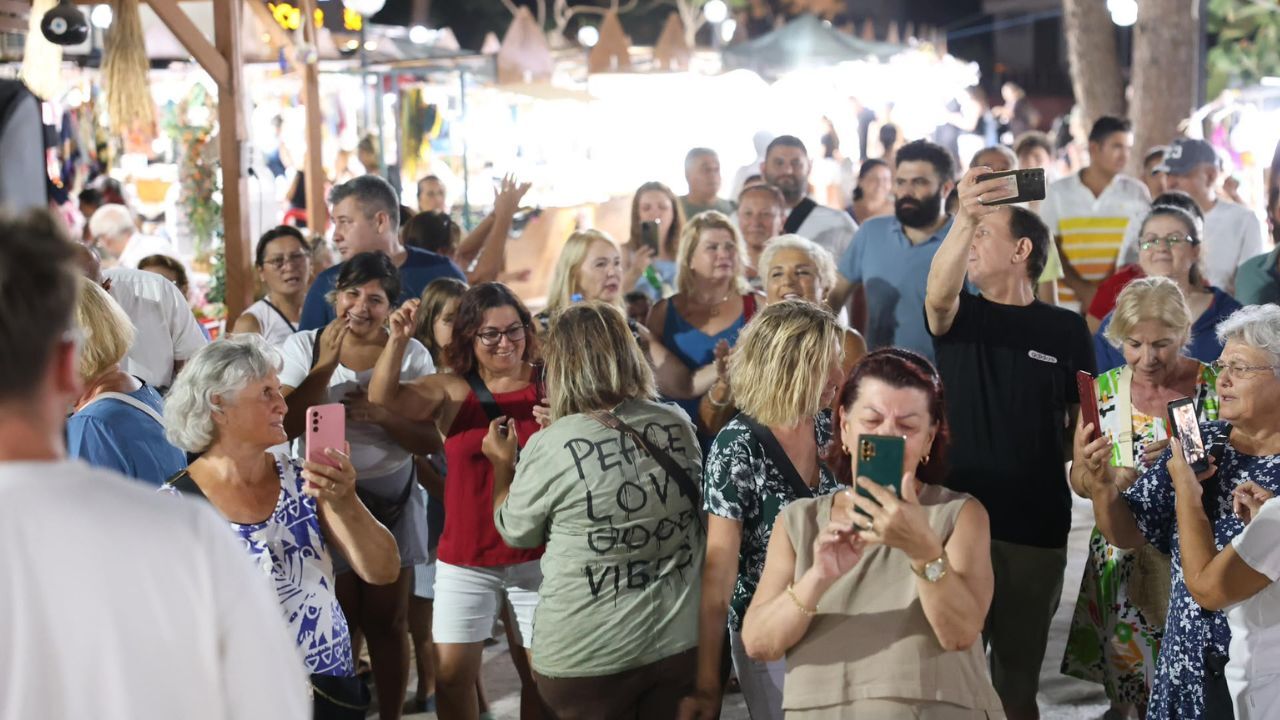 Didim'de Geceye Bu Kutlama Damga Vurdu! Alkışlar Hiç Susmadı4