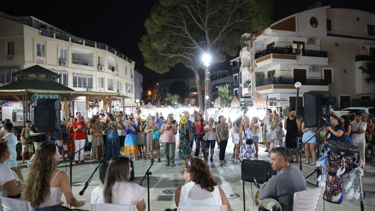 Didim'de Geceye Bu Kutlama Damga Vurdu! Alkışlar Hiç Susmadı6