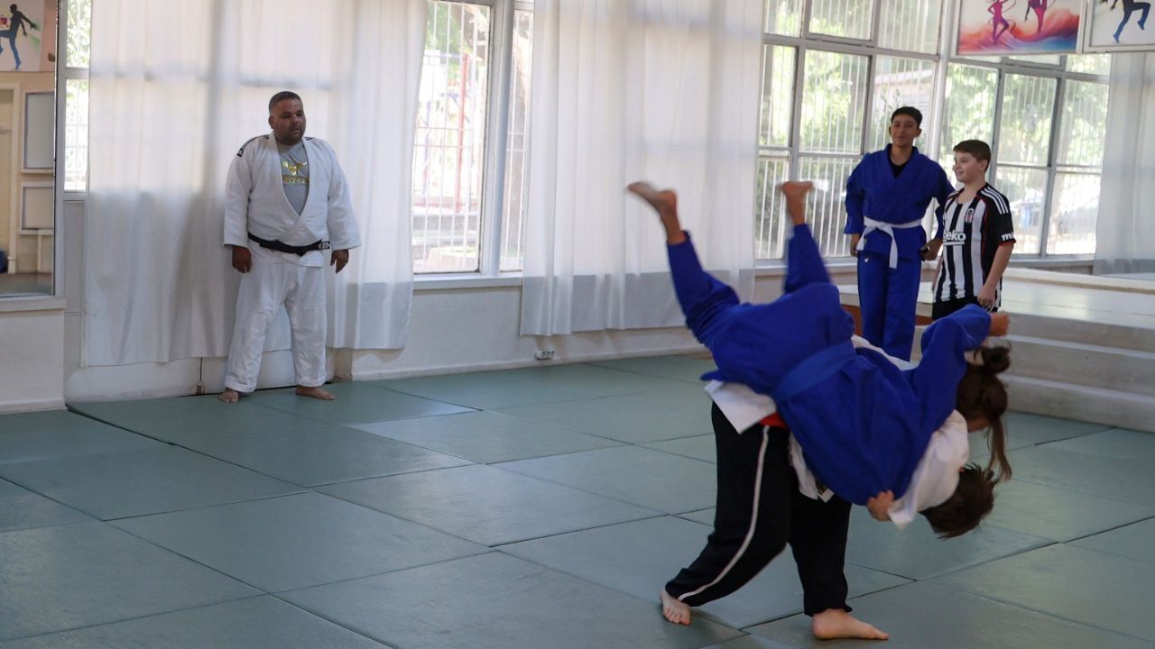 Efeler'de Minikler Bu Spora Akın Etti! Kayıtlar Dikkat Çekti1