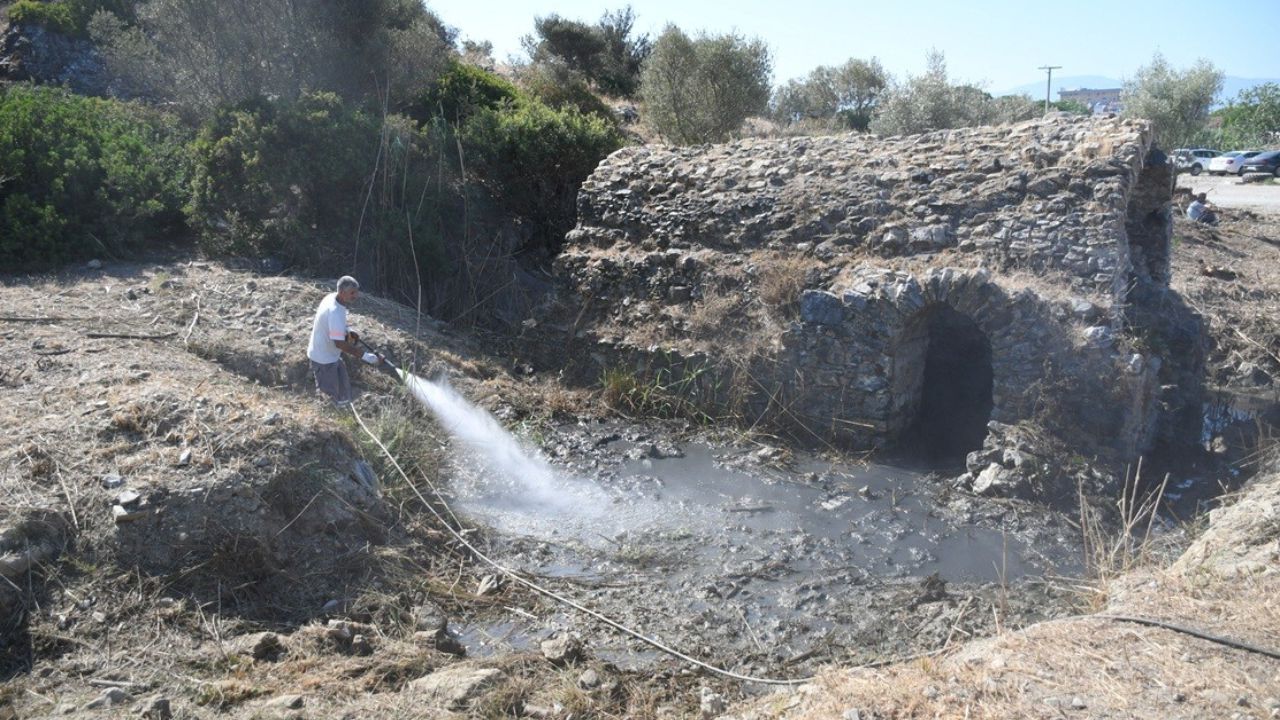 Kuşadası’nda Tarihi Yapıya Özel Bakım! Roma Hamamı Yeniden Gün Yüzüne Çıktı 3