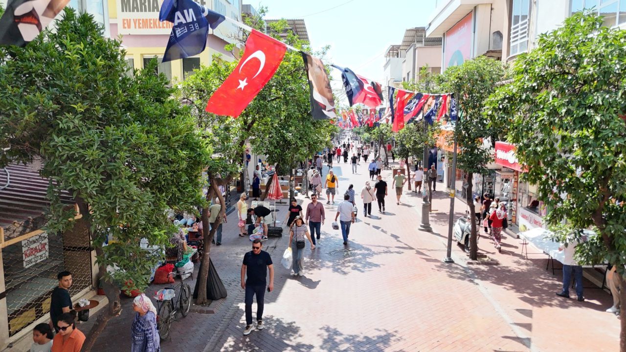 Nazilli Kırmızı Beyaza Bürünüyor! 30 Ağustos Coşkusu Başladı 2