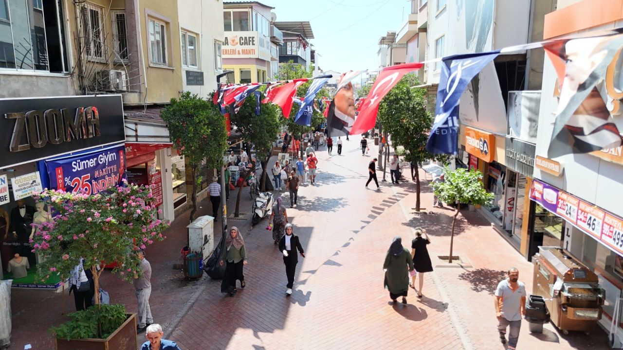 Nazilli Kırmızı Beyaza Bürünüyor! 30 Ağustos Coşkusu Başladı 3