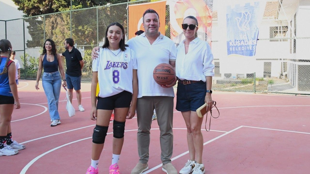 O Isim Artık Sahada Yaşayacak! Kuşadası’nda Dikkat Çeken Vefa