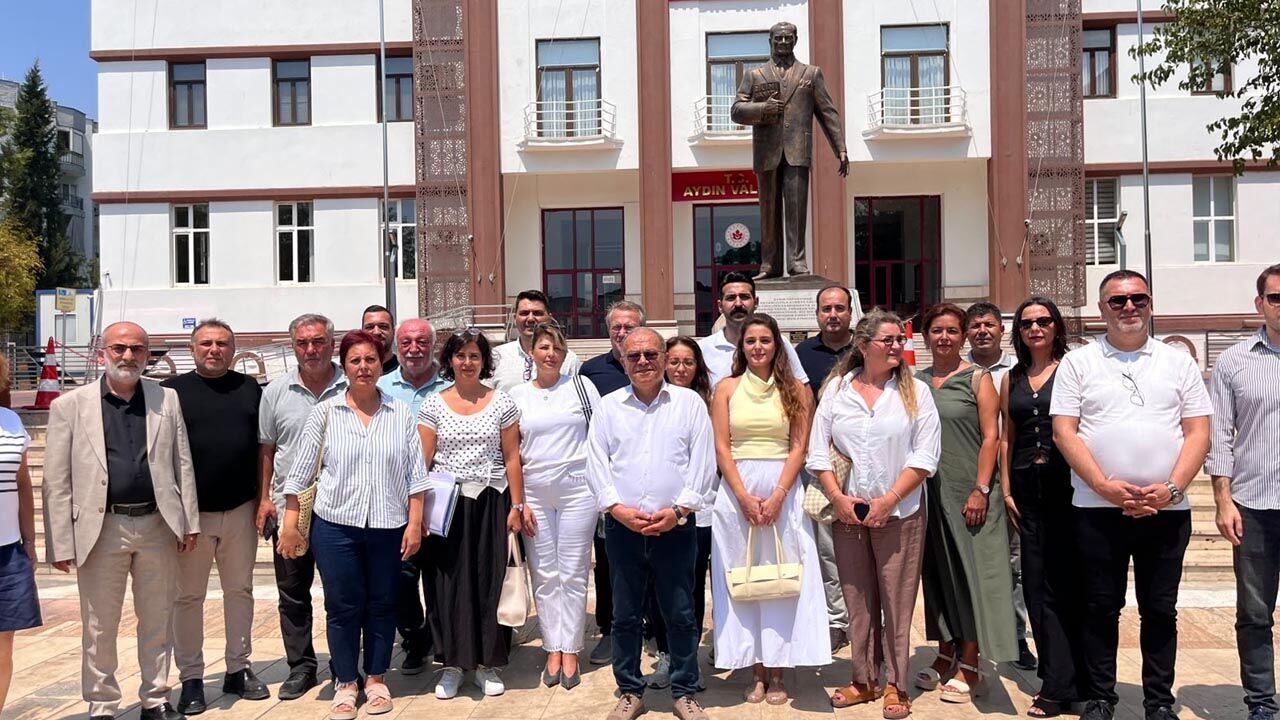 Yeni̇ Parti̇ Vali̇