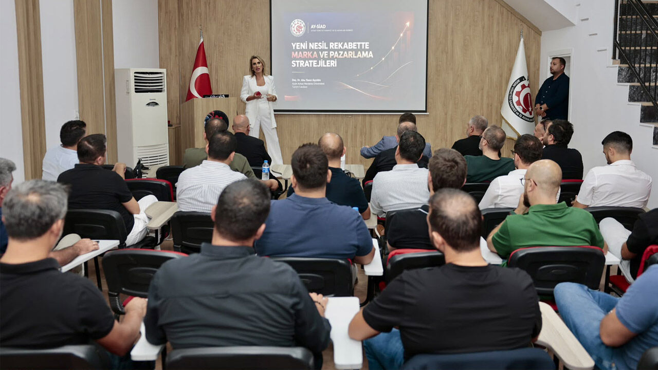 AY-SİAD’da iş dünyasına “Yeni nesil rekabet” eğitimi