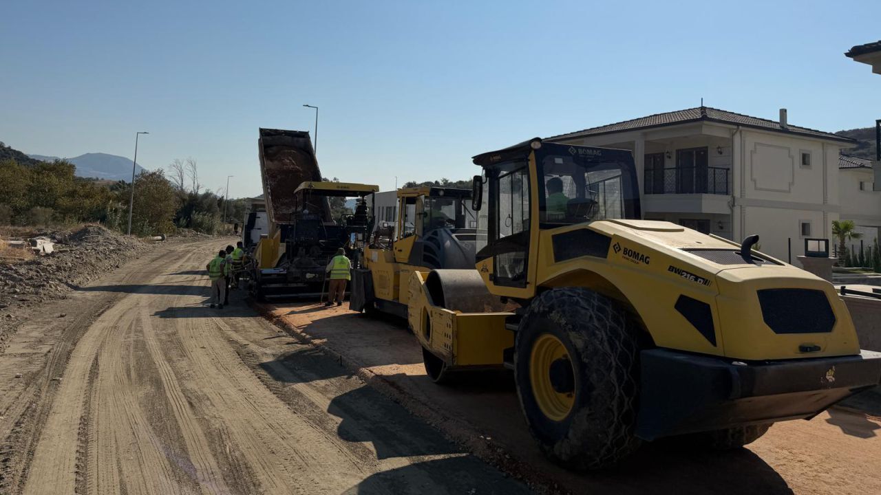 Çerçioğlu’ndan Aydın’ın 17 Ilçesinde Yol Mesaisi 3