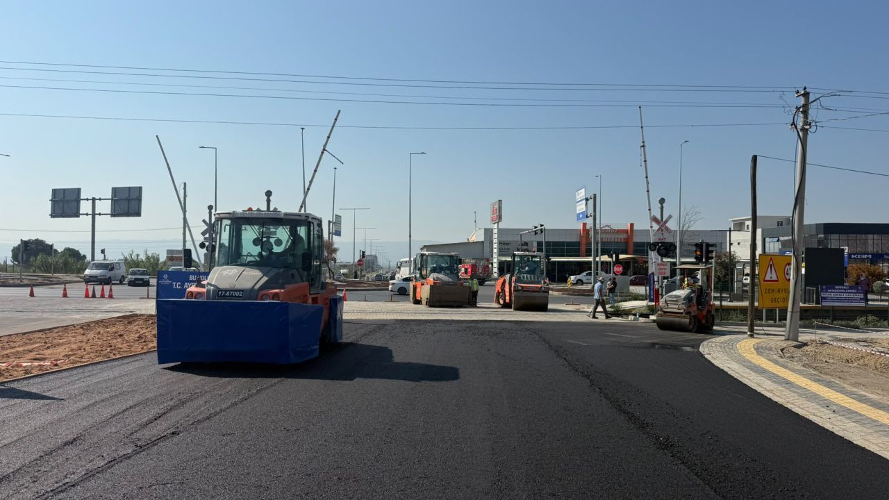 Çerçioğlu’ndan Aydın’ın 17 Ilçesinde Yol Mesaisi 4