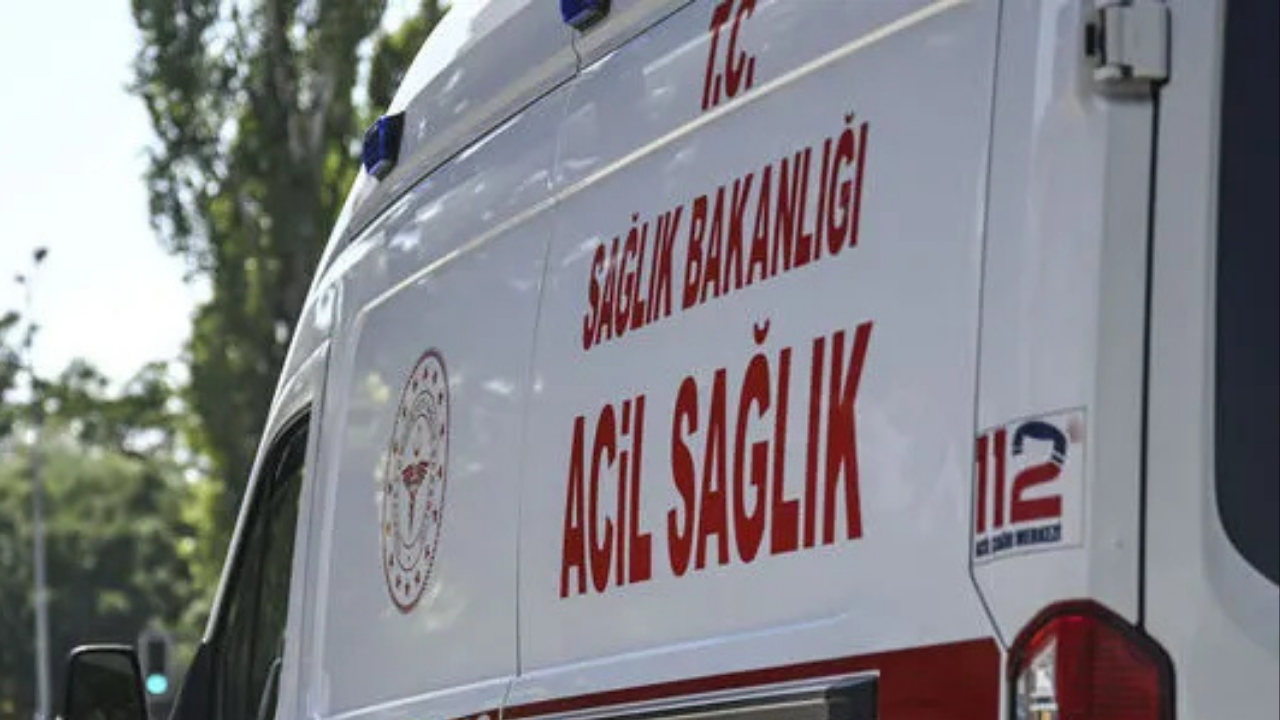 Genç öğretmen traktörün altında can verdi