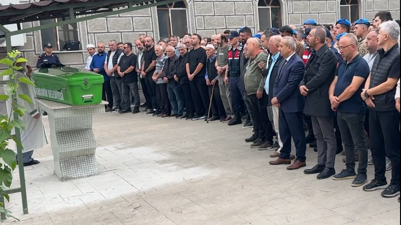 Kazada hayatını kaybeden öğretmen sonsuzluğa uğurlandı
