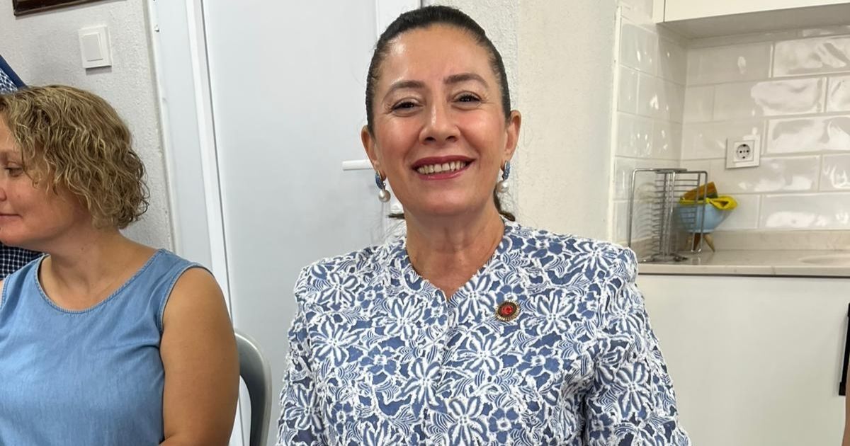 Kadın muhtarlardan Haluk Alıcık’a geçmiş olsun ziyareti