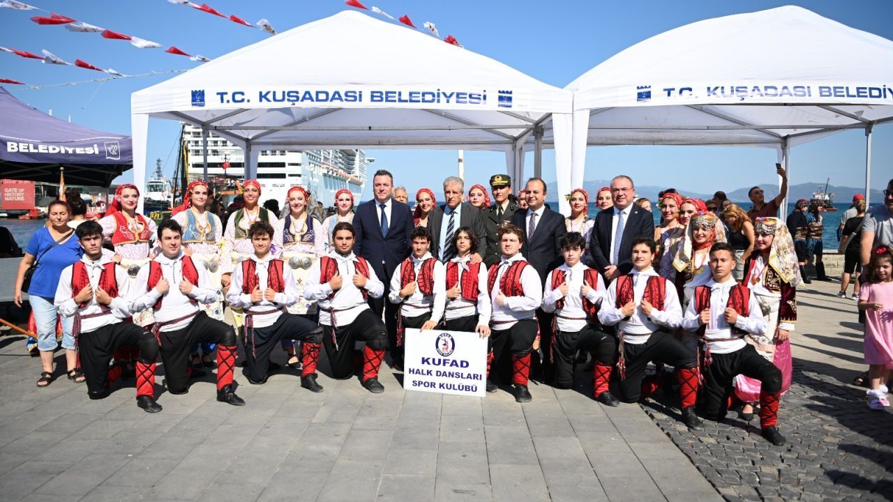 Kuşadası’nda 104 Yıllık Kurtuluş Coşkusu 4