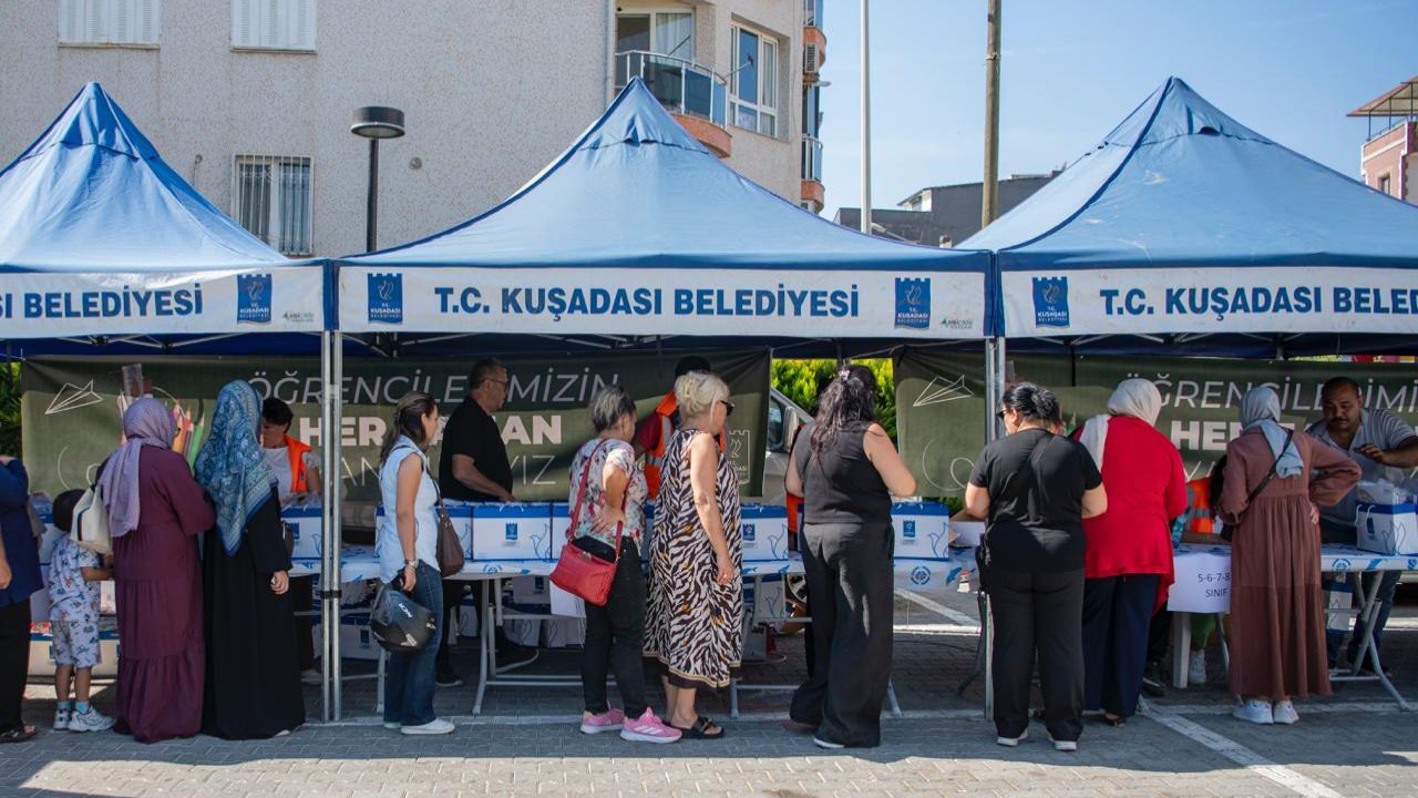 Kuşadası’nda 1200 Öğrencinin Yüzünü Güldüren Destek 4