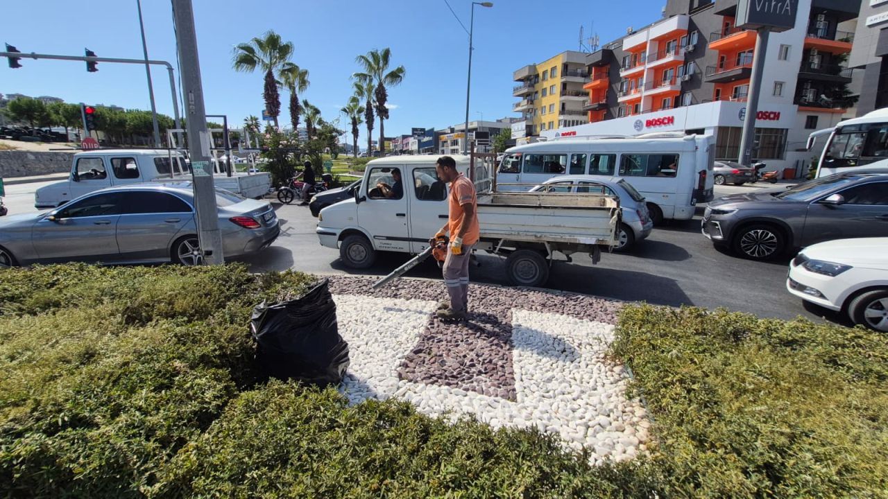 Kuşadası’nda Ekipler Sahaya Indi! Kentin Çehresi Değişiyor 3
