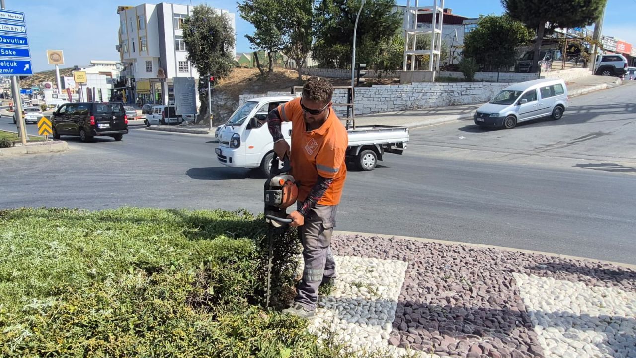 Kuşadası’nda Ekipler Sahaya Indi! Kentin Çehresi Değişiyor 4