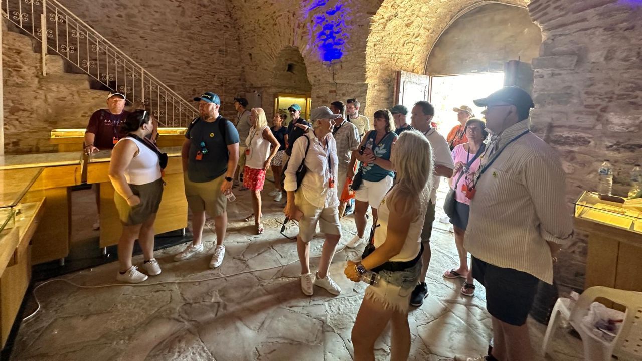 Kuşadası’nın Tarihi Rotası Doldu Taştı 1