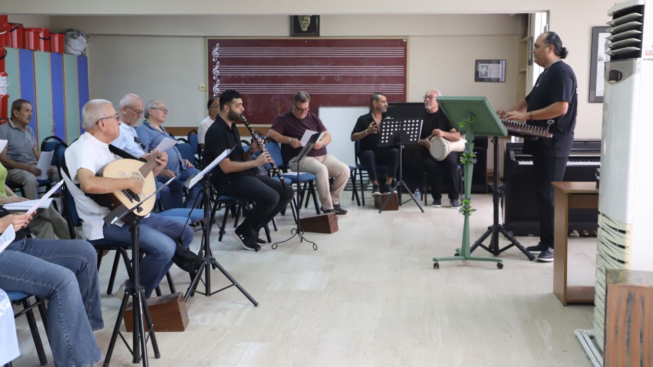 Nazilli’nin 42 yıllık korosu yeniden sahnede