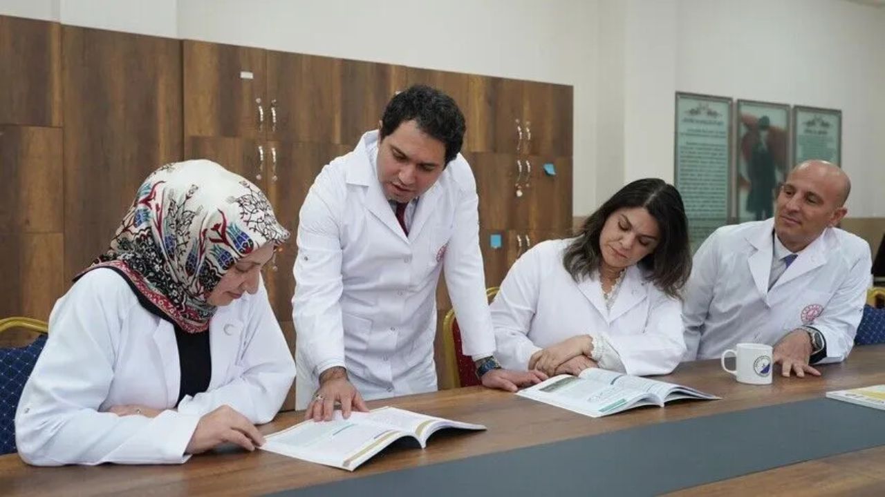 Öğretmen önlüğünde yeni dönem: Standartlar belli oldu