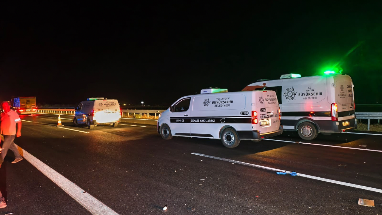 Denizli-Aydın otobanında feci kaza: 3 kişi hayatını kaybetti