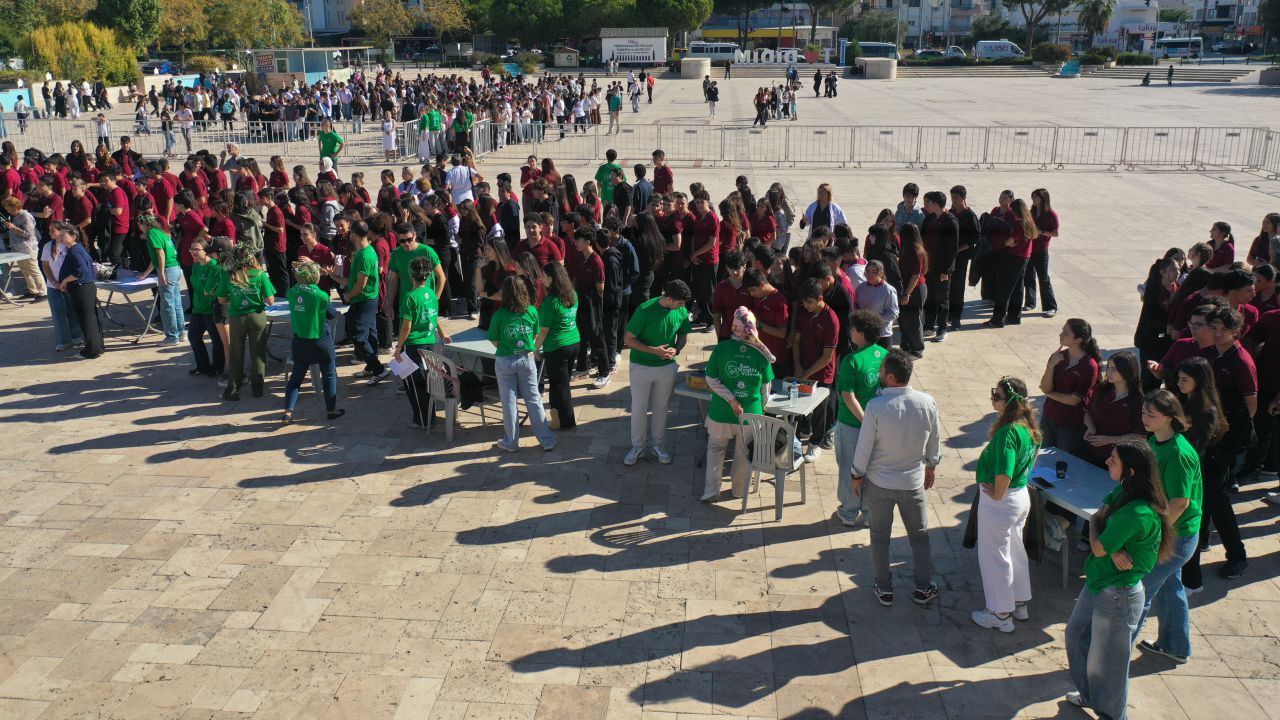 Aydın’dan Guinness Rekoru! 12 Bin 909 Kişi Zeytinyağı Tattı 3