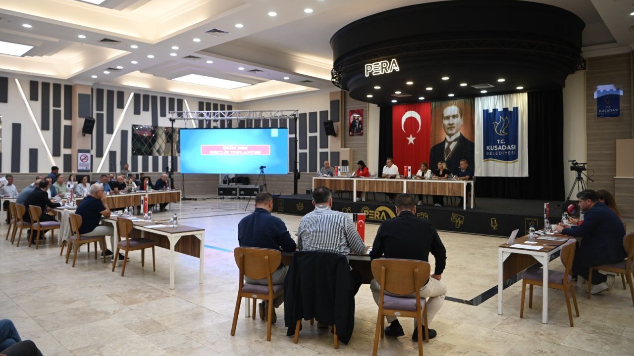 Kuşadası Belediye Meclisi Ekim Ayı Toplantısı Gerçekleşti (3)