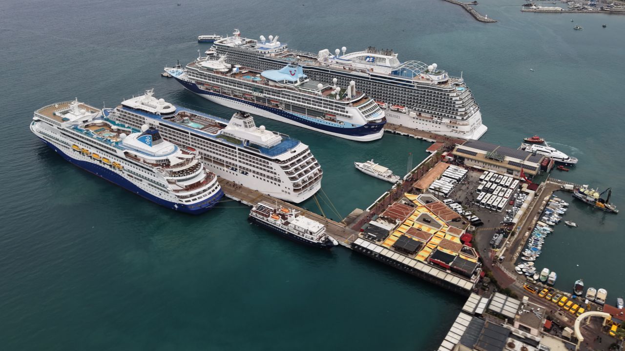 Kuşadası’na turist akını: 4 gemiyle 7 bin 594 kişi geldi