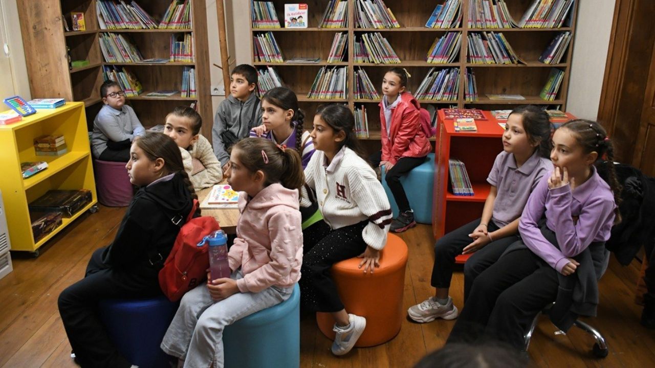 Kuşadası’nda Miniklerin Ilk Kütüphane Heyecanı 3