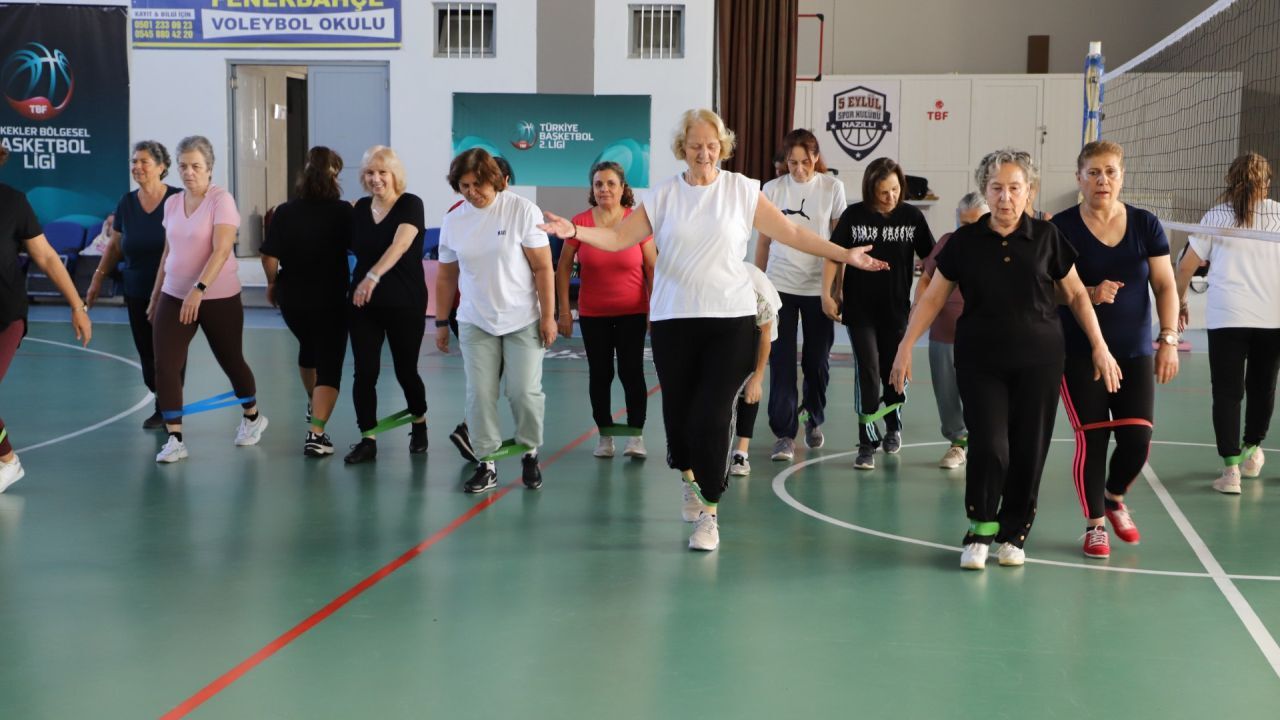 Nazilli’de 100 Kadın Aynı Salonda Buluştu 2