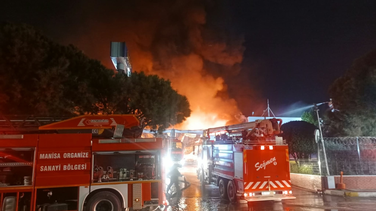 Organize sanayi bölgesindeki fabrikada yangın