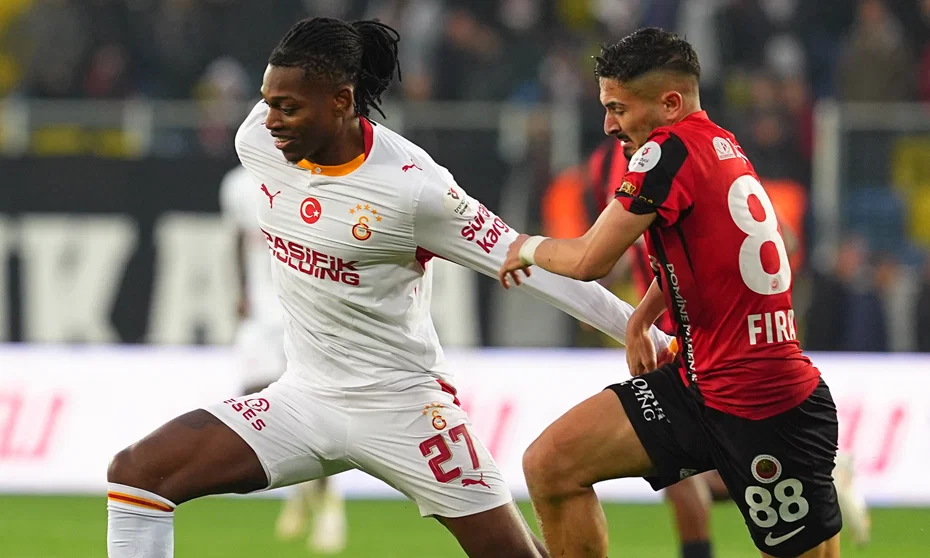 Galatasaray zorlu Ankara deplasmanını Deniz Gül'ün tek golüyle aştı