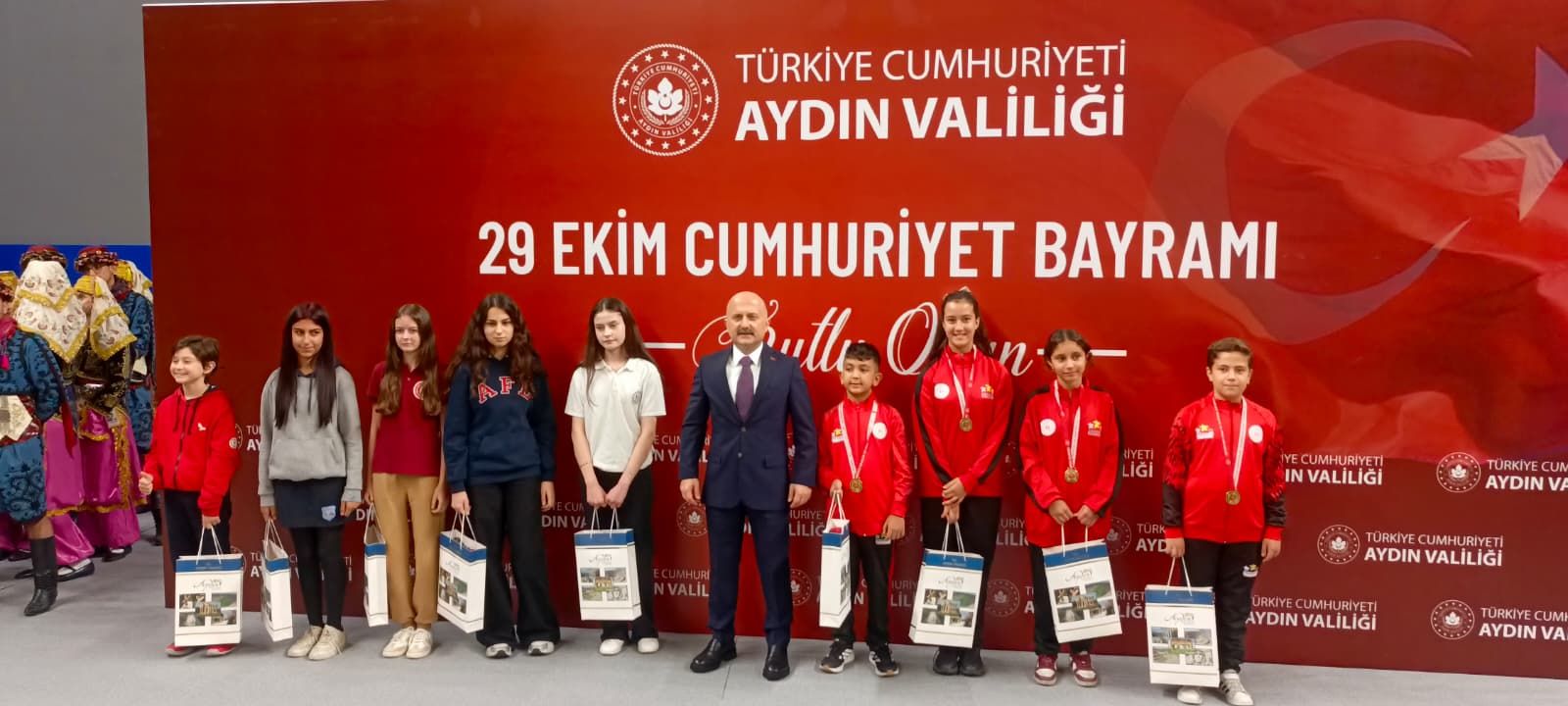 Vali̇ Ödül